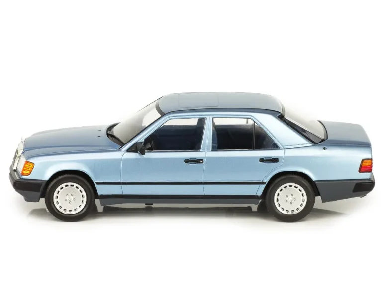 مرسدس بنز E300 مدل 1992 اتاق W124